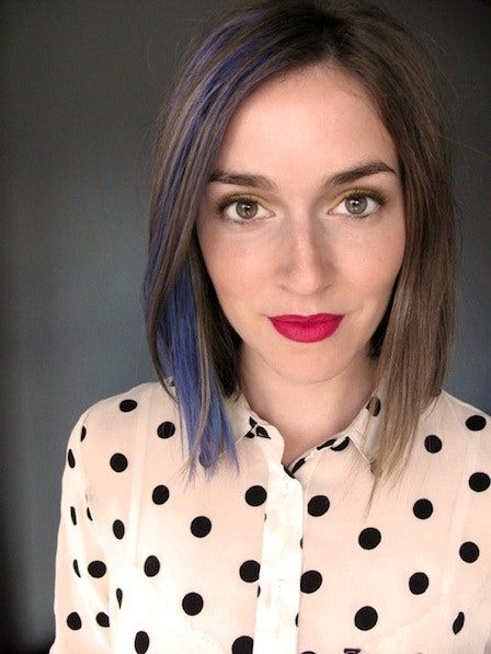 Slika lahko vsebuje teksturo Polka Dot Človeška oseba in obraz
