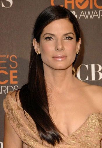 Slika lahko vsebuje obraz Sandra Bullock, človeška oseba in lasje