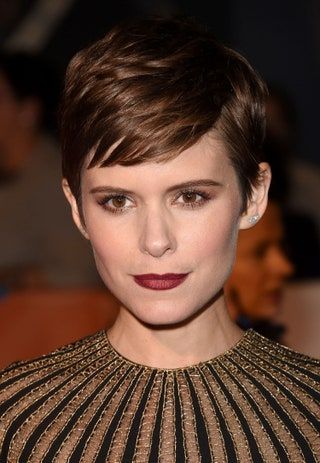 Bilden kan innehålla Kate Mara ansikte mänsklig person och mode