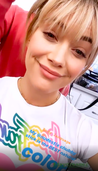 Hilary Duff socialiniame tinkle „Instagram“ demonstruoja savo naujus kirpčiukus.