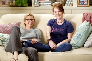 DIE KINDER SIND IN Ordnung von links Annette Bening Julianne Moore 2010. ph Suzanne TennerFocus FeaturesCourtesy Everett...