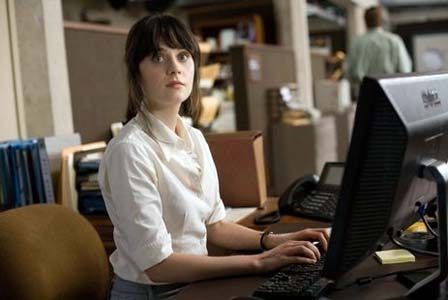 ในภาพอาจจะมี Zooey Deschanel Electronics Computer Pc Human Person Indoors Room Laptop Monitor and Display