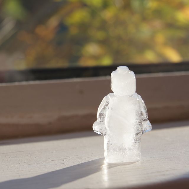 LEGO Minifigure ledo kubelių dėklas LEGO Minifigure ledo kubelių dėklas