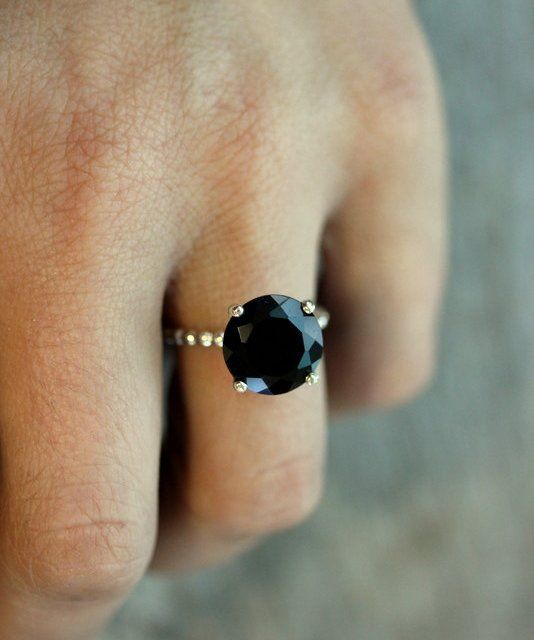 Juodasis „Spinel“ kokteilių žiedas