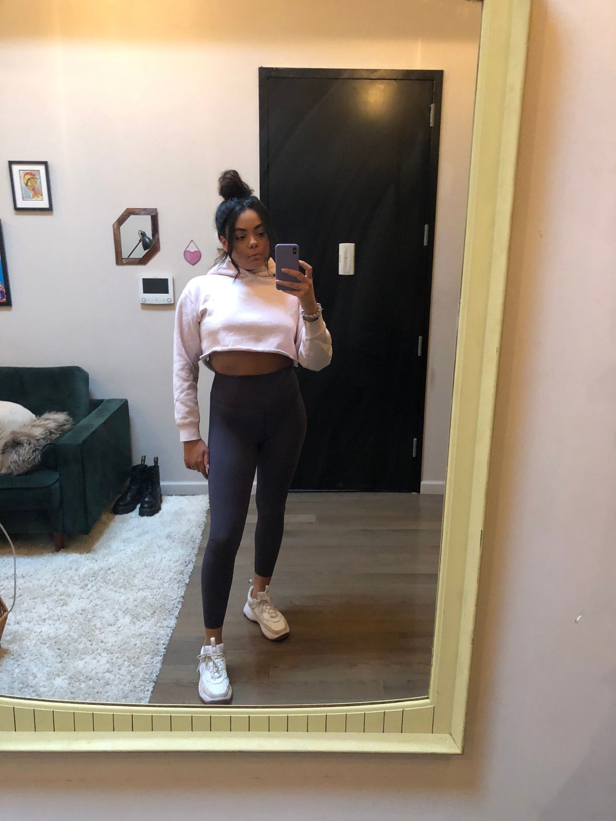 everlane izvajajo legice