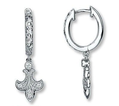 Bild kann Zubehör Zubehör und Schmuck enthalten