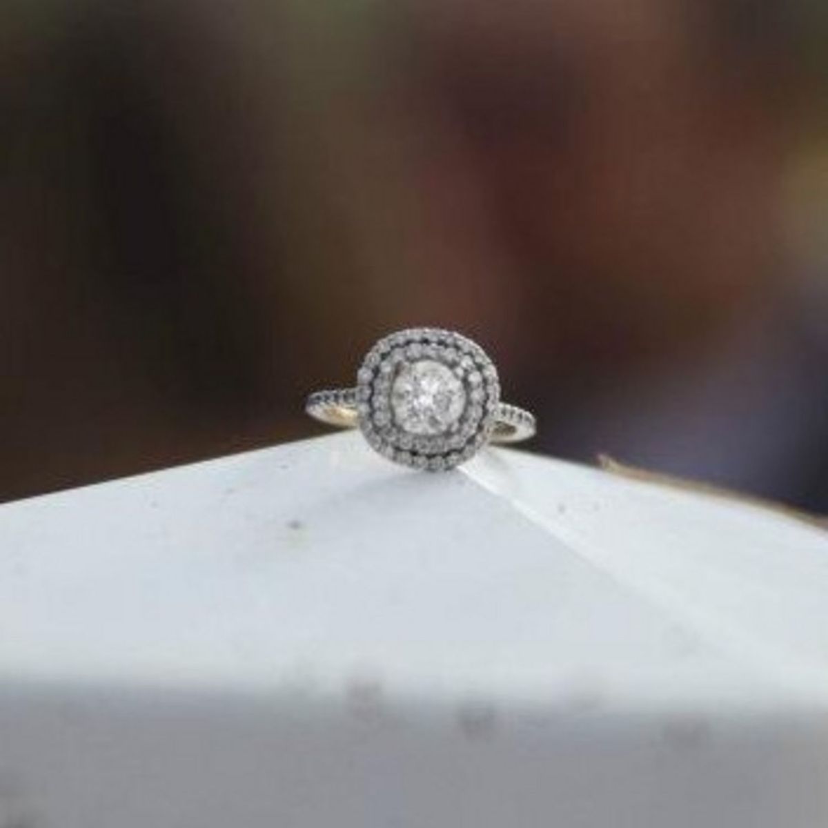 Bilden kan innehålla Accessoarer Tillbehör Smycken Ring och Silver