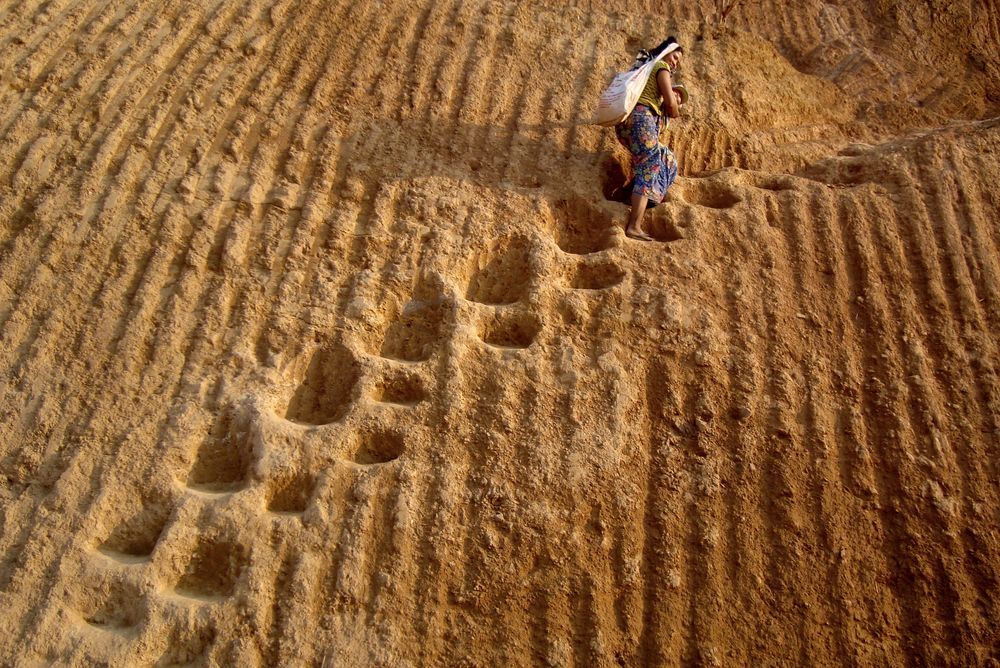 Escaleras de piedra locas en Laos