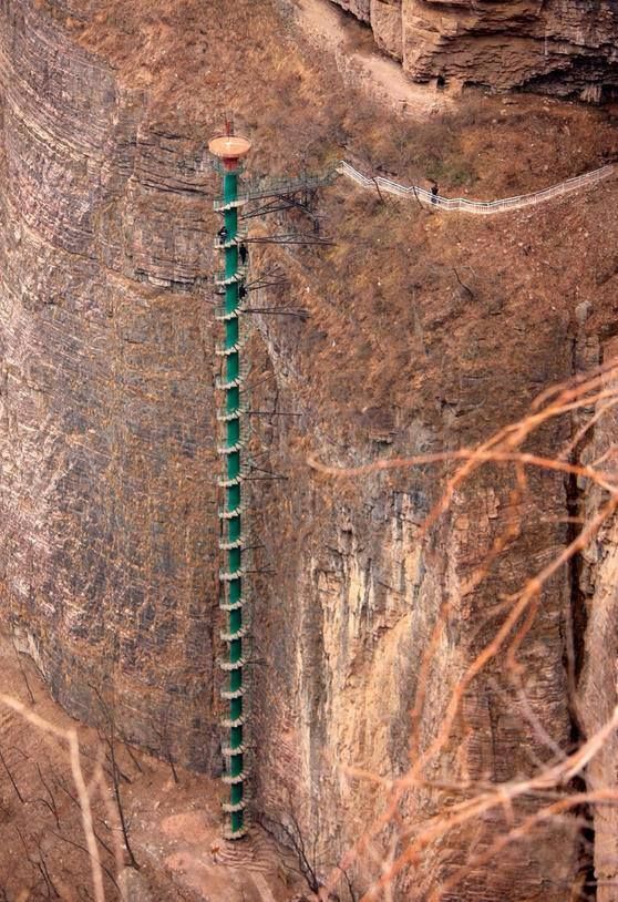 Escalera de caracol de 300 pies en China