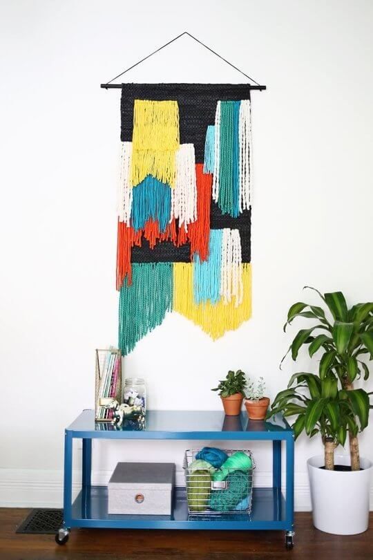 Colgante de pared con arte de fibra de A Beautiful Mess