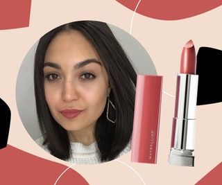 Tämä kuva saattaa sisältää Cosmetics Lipstick Face Human and Person