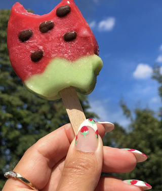 Stawberry nagų dailė