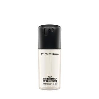 Den här bilden kan innehålla Bottle Cosmetics Shaker och Aftershave