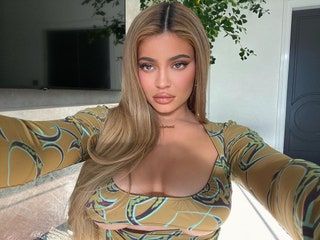 Kylie Jenner en las tendencias de color de cabello de 2021