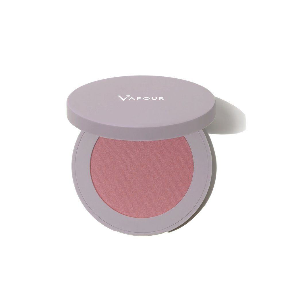 La imagen puede contener: cinta adhesiva, cosméticos y maquillaje facial