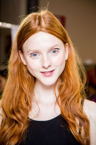 Bild kann Gesicht Mensch Person Lily Cole Lächeln Grübchen und weiblich enthalten