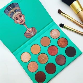 La imagen puede contener paleta y contenedor de pintura