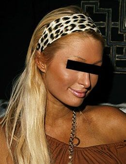 Bild kann enthalten Kleidung Kleidung Menschliche Person Stirnband Hut und Gesicht