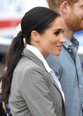 La imagen puede contener cabello Persona humana Kina Malpartida Ropa Vestimenta y cola de caballo