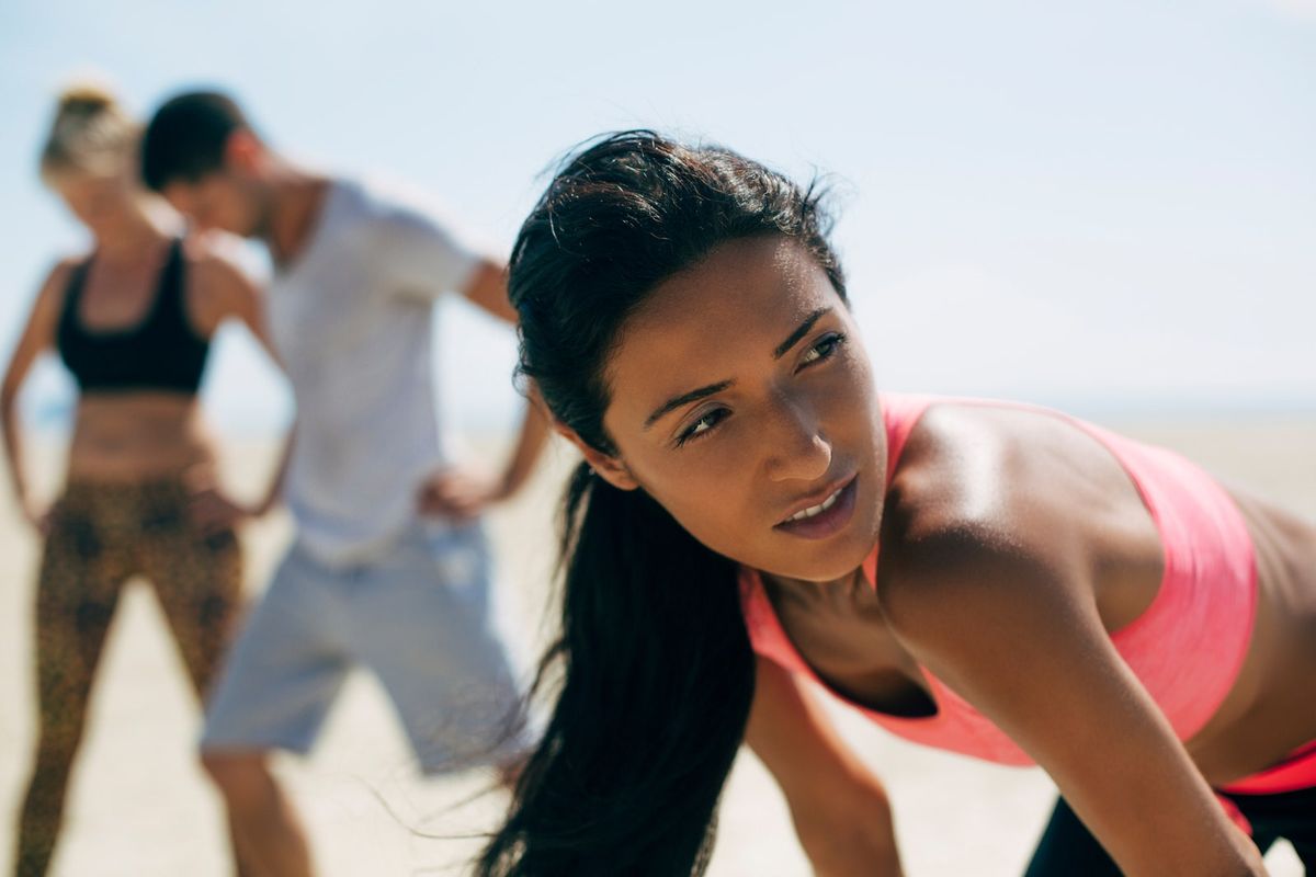La imagen puede contener Persona humana Ropa Ropa Ejercicio Deporte Deportes Ejercicio físico y rostro