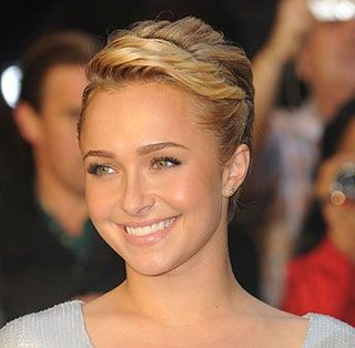 Slika lahko vsebuje Hayden Panettiere Obraz Človeška oseba Ženska Ženska Najstnica Dekle Kid Blondin Otrok in lasje
