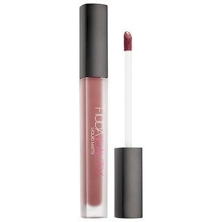 La imagen puede contener cosméticos y lápiz labial