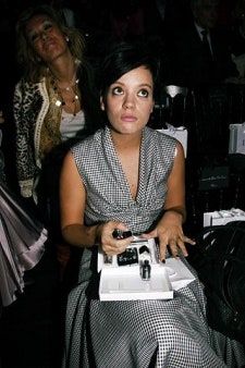 Slika lahko vsebuje Človeška oseba, ženska Lily Allen Dj in ženska
