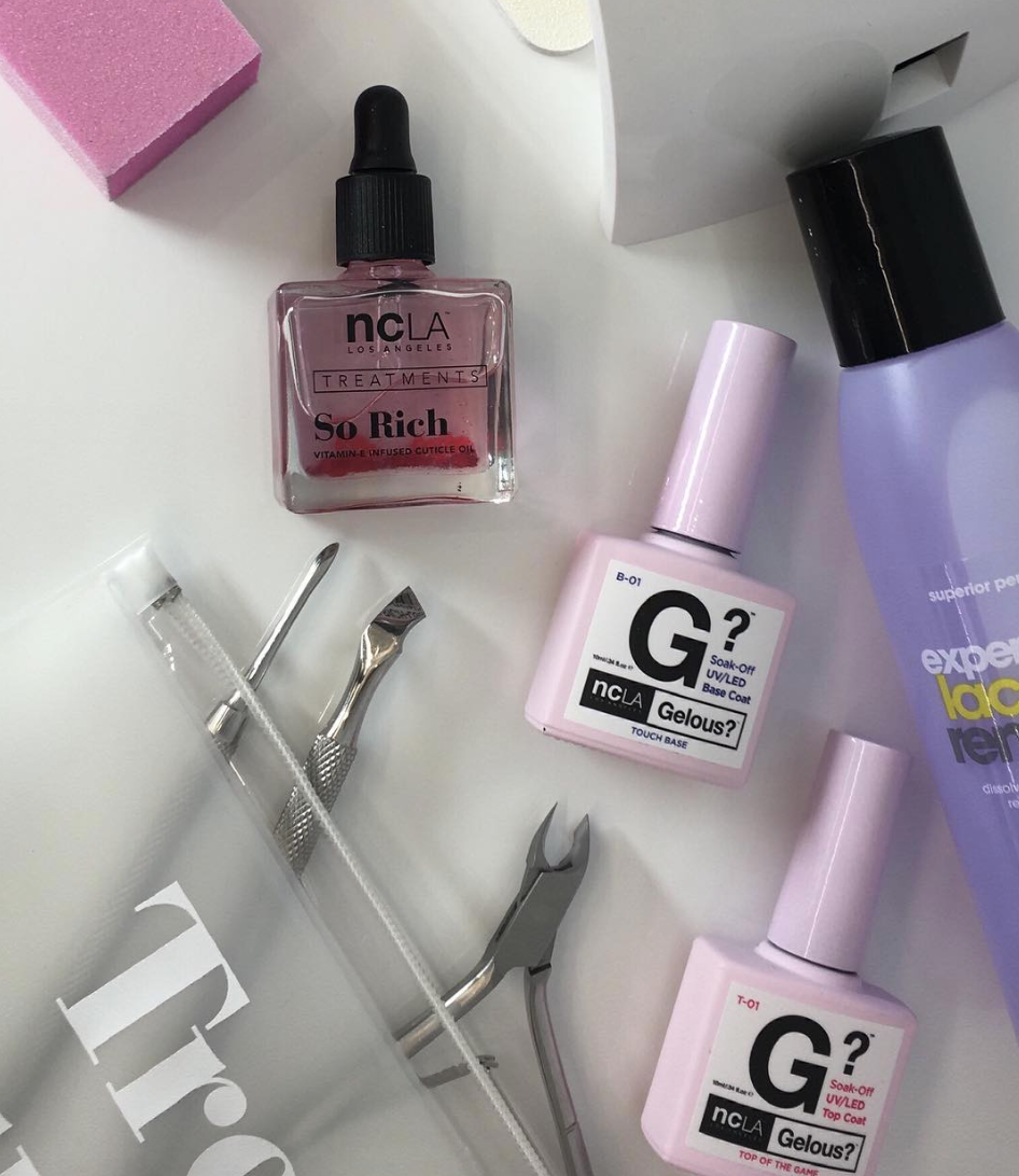 materiales para quitar una manicura en gel en casa