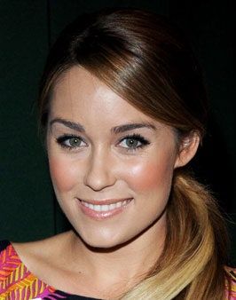Nuotraukoje gali būti Lauren Conrad Hair žmogaus veidas ir arklio uodega
