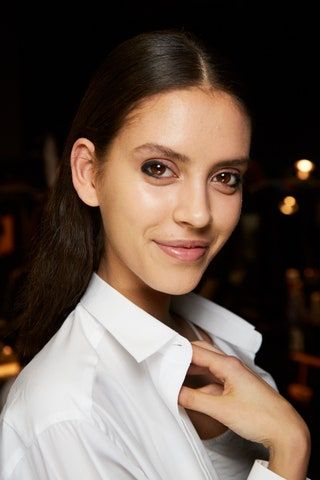 La imagen puede contener ropa y rostro de persona humana