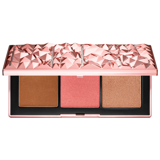 Bild kann Farbbehälterpalette und Kosmetik enthalten