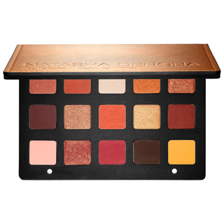 Palette von braun-gelben und orangefarbenen Lidschatten
