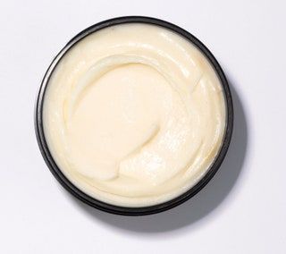 画像には、ドリンクミルク飲料食品マヨネーズとカスタードが含まれている場合があります