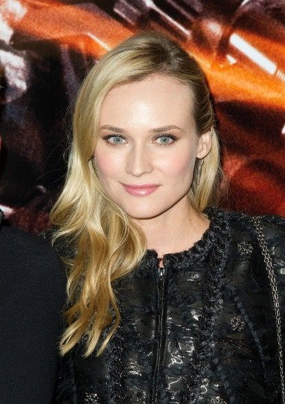 La imagen puede contener Ropa Ropa Chaqueta Abrigo Rostro Persona humana y Diane Kruger