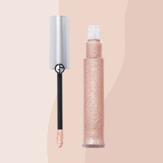 La imagen puede contener lápiz labial y cosméticos.