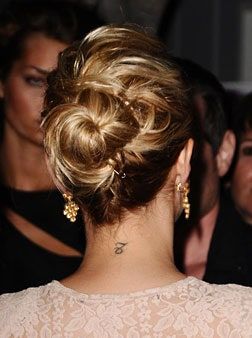 La imagen puede contener piel y pelo de persona humana