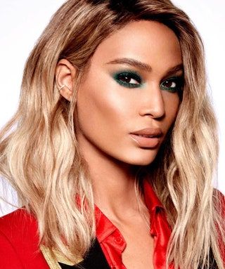 Esta imagen puede contener Rostro Persona humana Cabello Mujer Mujer Adolescente Rubia Niña Niño y niño