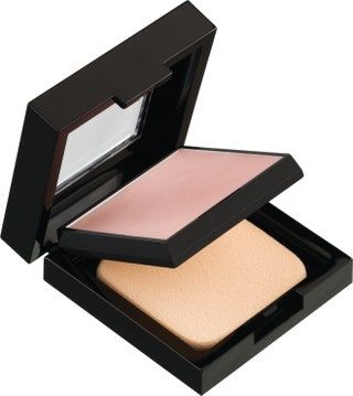 Dieses Bild kann Kosmetik-Gesichts-Make-up-Postfach und Briefkasten enthalten