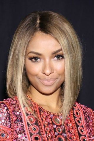 Slika lahko vsebuje Kat Graham obraz, človeška oseba, vdolbine las in pričeska