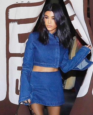 Corte de pelo de capa larga de Kourtney Kardashian