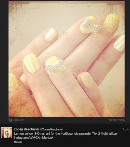 Bild kann Mensch Maniküre Nagel Schmuck Zubehör Ring und Zubehör enthalten