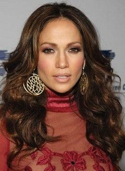 Bild könnte enthalten Haare Blond Weiblich Mädchen Teenager Kind Mensch Frau Kind Person Jennifer Lopez Haarschnitt und Gesicht