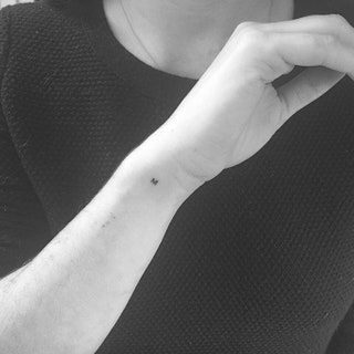 Bild kann Arm Mensch und Person enthalten