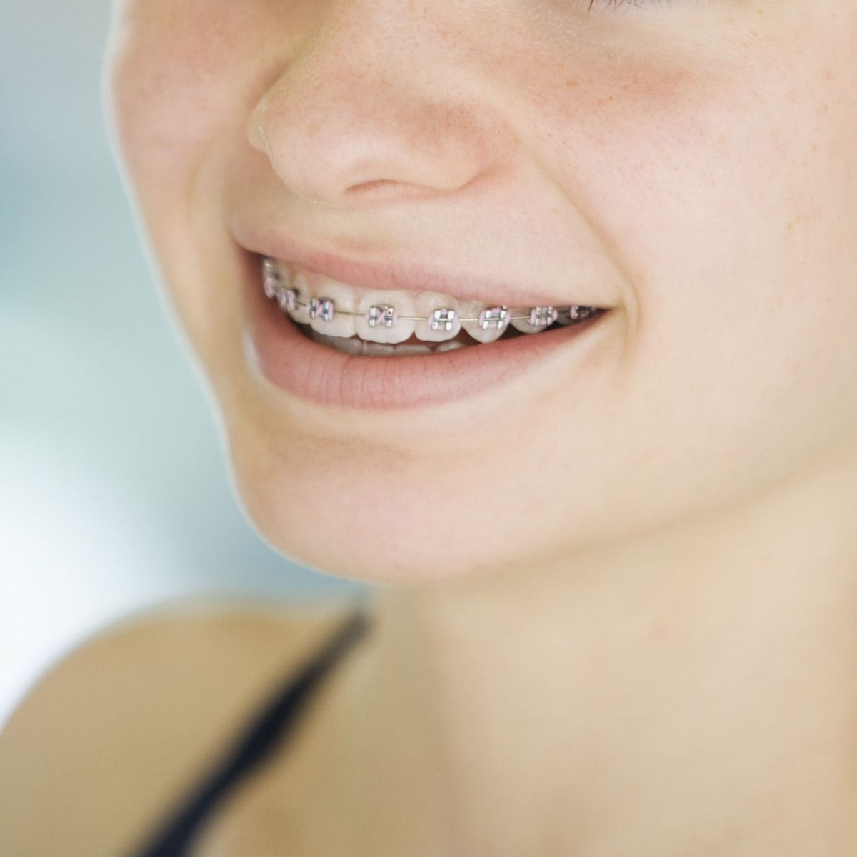 La imagen puede contener Mandíbula Boca Dientes Labio Humano y Persona
