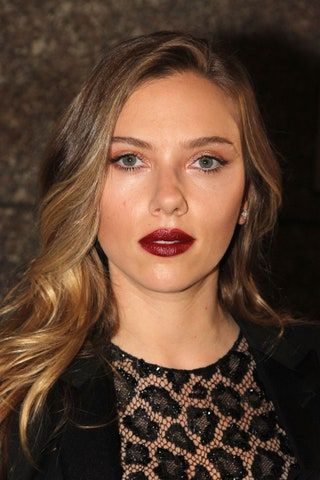 La imagen puede contener Rostro Persona humana Cosméticos Lápiz labial Boca y labios
