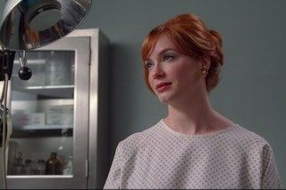 Šiame paveikslėlyje gali būti žmogaus Christina Hendricks ir namų dekoro