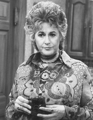 Nuotraukoje gali būti Bea Arthur Human Person Face Electronics ir Camera