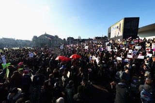 Ta slika lahko vsebuje protest človeških množic in ljudi