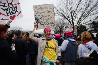 La imagen puede contener desfile y protesta de texto de multitud de personas humanas