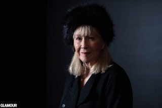 Слика може садржати одећу за човека, одећу, косу, лице и рукав